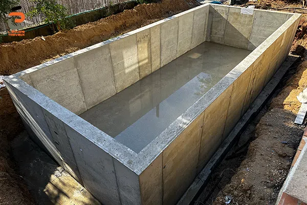 Murs et dalle en béton armé dans le cadre de la rénovation d'une piscine à Montpellier