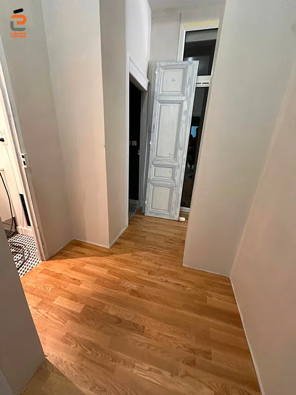 Parquet en bois massif d'un appartement du 19e siècle rénové à Nîmes