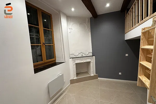 Création d'un studio équipé dans un petit espace ; Calvisson centre historique